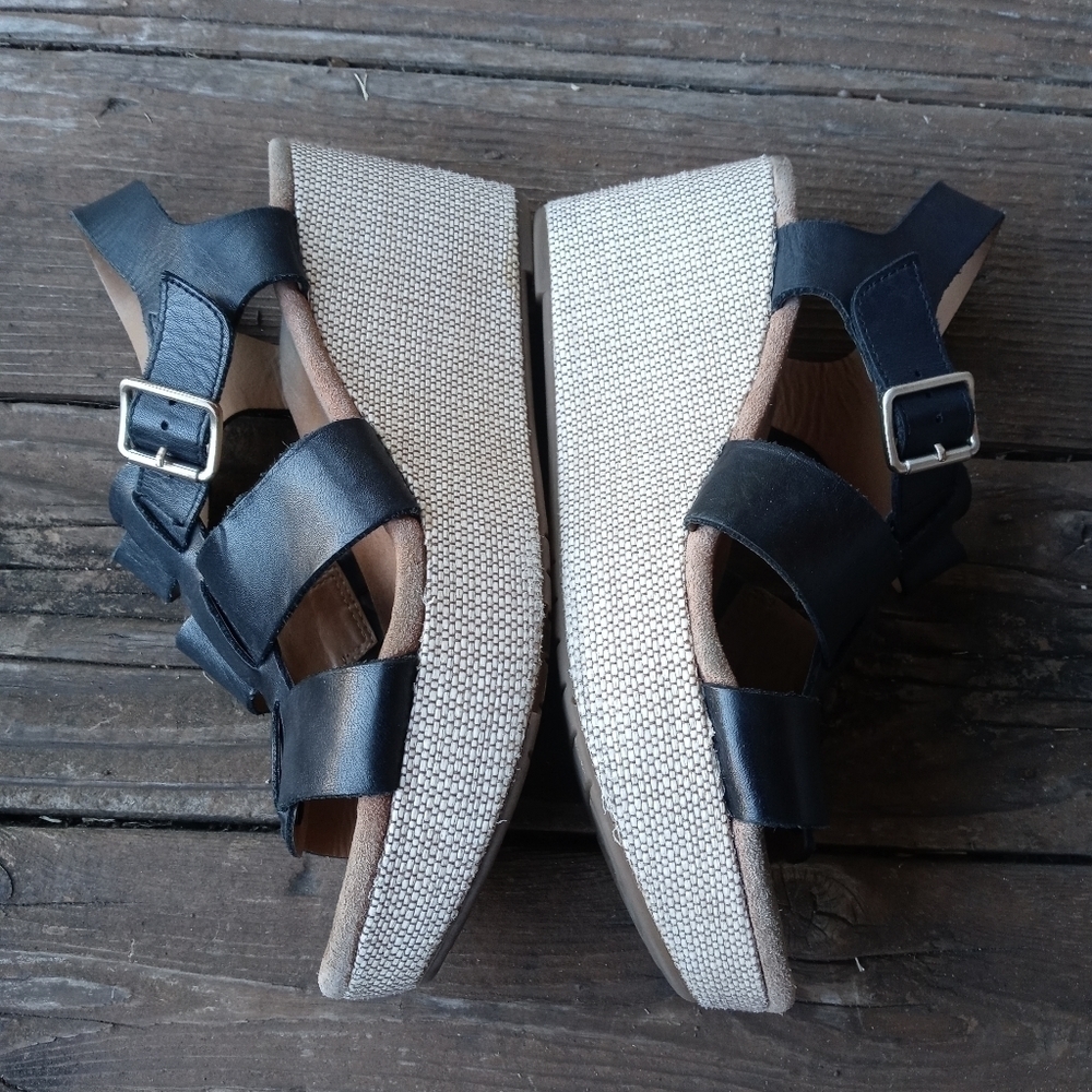 Clarks Artisan Women’s Sandals Size 10 M Black Lea - Picture 8 of 9